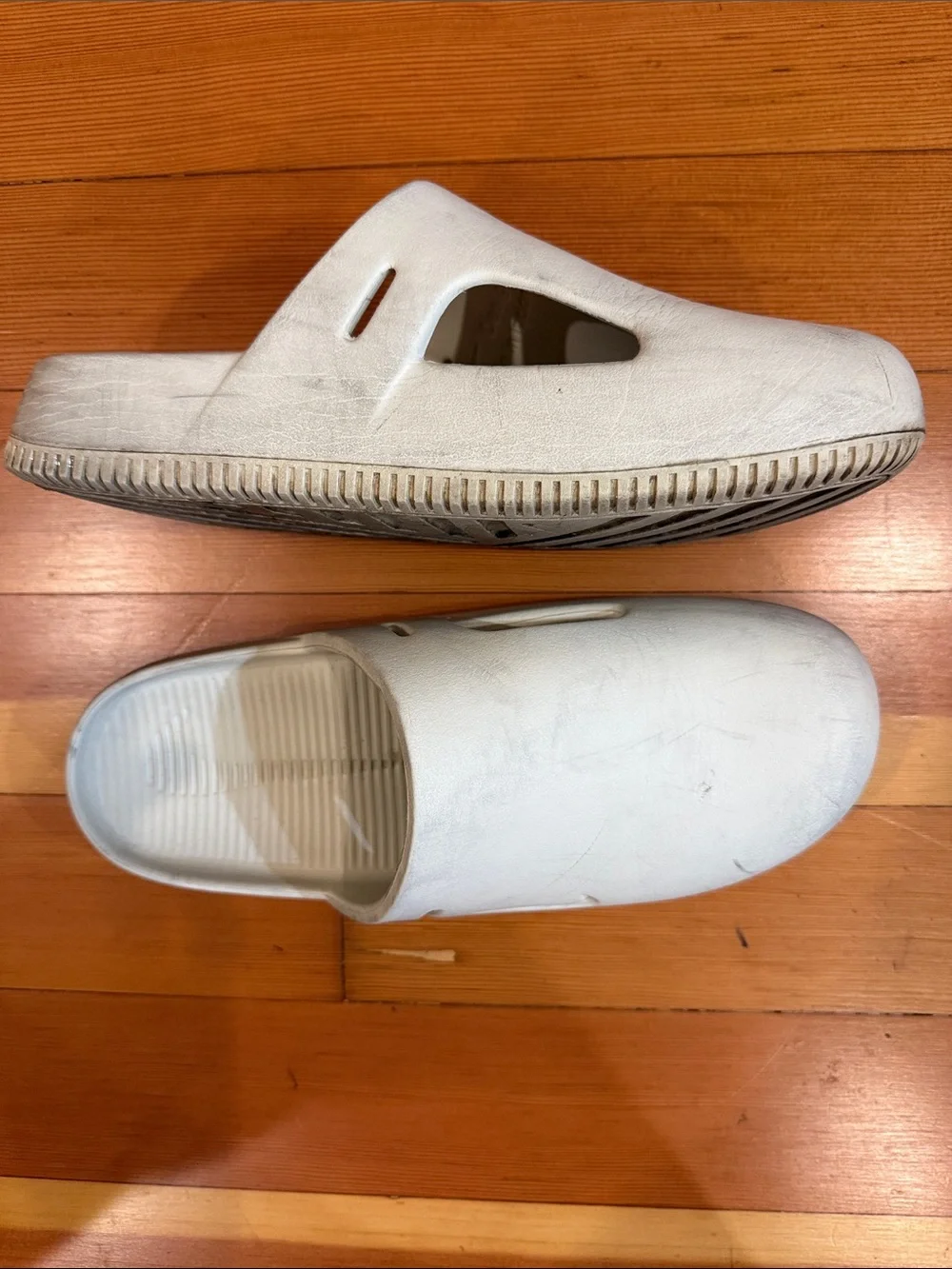 Nike Calm mules *no straps*